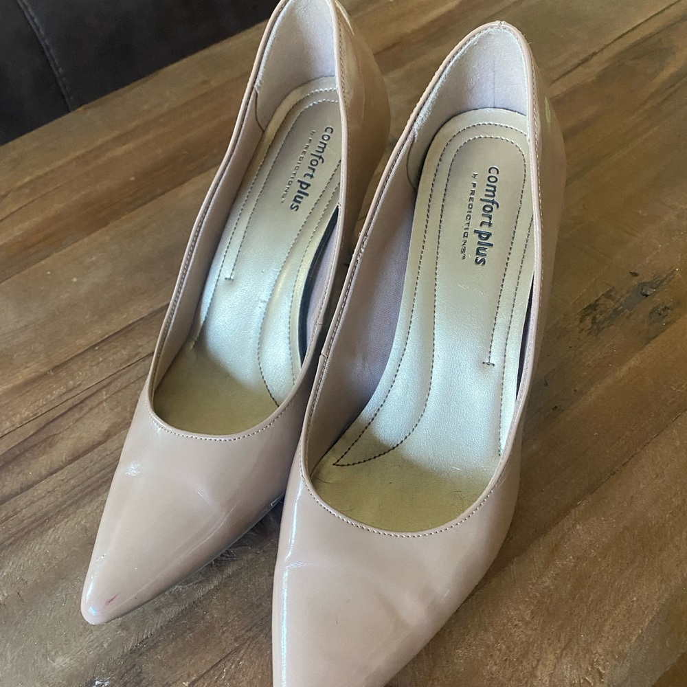 Nude Pumps Heels